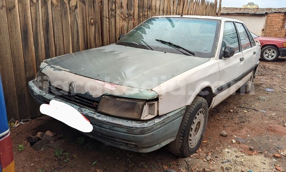 Buy Used Renault 21 White Car in Antananarivo in Analamanga Buy Used Renault 21 White Car in Antananarivo in Analamanga