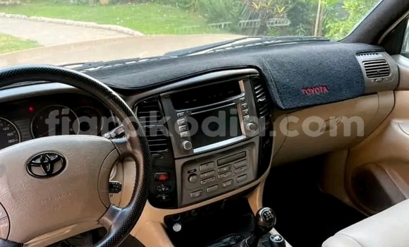 Acheter Occasion Voiture Toyota Land Cruiser Marron à Antananarivo, Analamanga Acheter Occasion Voiture Toyota Land Cruiser Marron à Antananarivo, Analamanga