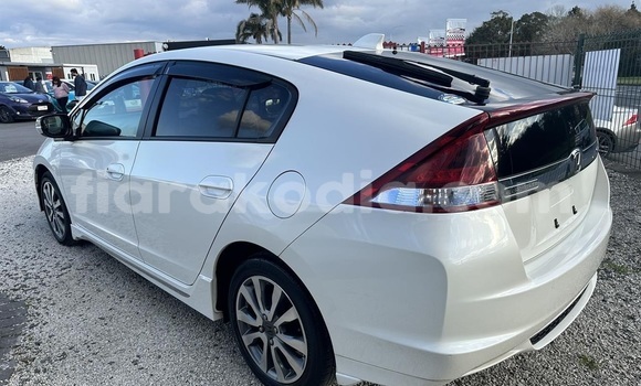 Buy Used Honda Insight White Car in Antananarivo in Analamanga Buy Used Honda Insight White Car in Antananarivo in Analamanga
