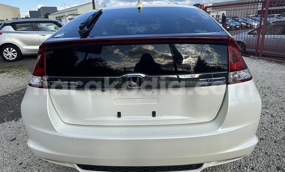 Buy Used Honda Insight White Car in Antananarivo in Analamanga Buy Used Honda Insight White Car in Antananarivo in Analamanga