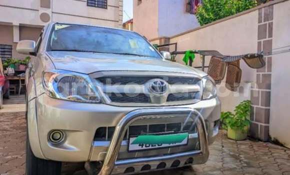 Hividy Toyota Hilux Hafa Car in Antananarivo in Analamanga Hividy Toyota Hilux Hafa Car in Antananarivo in Analamanga