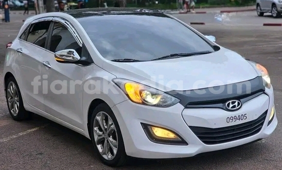Buy Used Hyundai i30 White Car in Ambodifototra in Toamasina Buy Used Hyundai i30 White Car in Ambodifototra in Toamasina