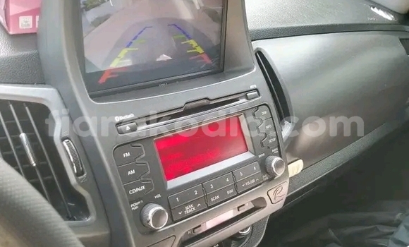 Acheter Occasion Voiture Kia Sportage Blanc à Antananarivo, Analamanga Acheter Occasion Voiture Kia Sportage Blanc à Antananarivo, Analamanga