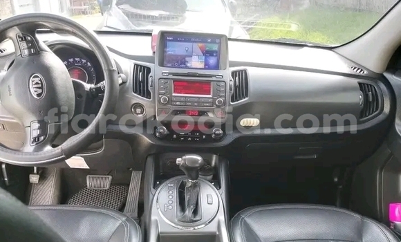 Acheter Occasion Voiture Kia Sportage Blanc à Antananarivo, Analamanga Acheter Occasion Voiture Kia Sportage Blanc à Antananarivo, Analamanga