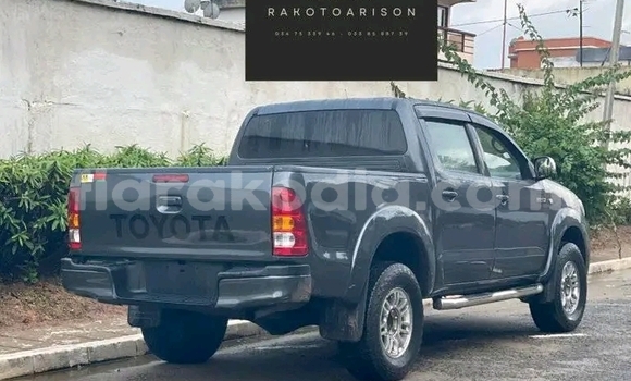 Hividy Toyota Hiluxe VIGO Black Car in Ambositra in Amoron'i Mania Hividy Toyota Hiluxe VIGO Black Car in Ambositra in Amoron'i Mania