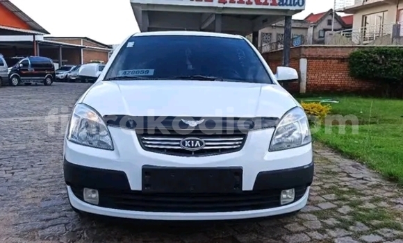 Acheter Occasion Voiture Kia Pride Blanc à Ambatomainty , Melaky Acheter Occasion Voiture Kia Pride Blanc à Ambatomainty , Melaky