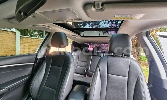 Buy Used Hyundai i30 White Car in Ambositra in Amoron'i Mania Buy Used Hyundai i30 White Car in Ambositra in Amoron'i Mania