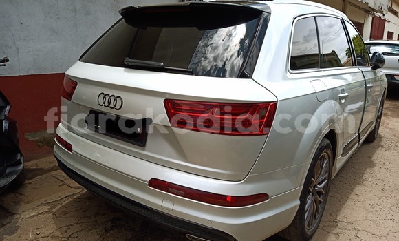 Acheter Occasion Voiture Audi Q7 Blanc à Antananarivo, Analamanga Acheter Occasion Voiture Audi Q7 Blanc à Antananarivo, Analamanga