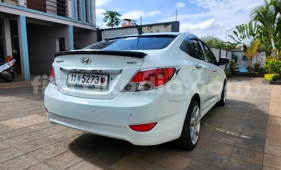 Acheter Occasion Voiture Hyundai Accent Blanc à Ambatomainty , Melaky Acheter Occasion Voiture Hyundai Accent Blanc à Ambatomainty , Melaky