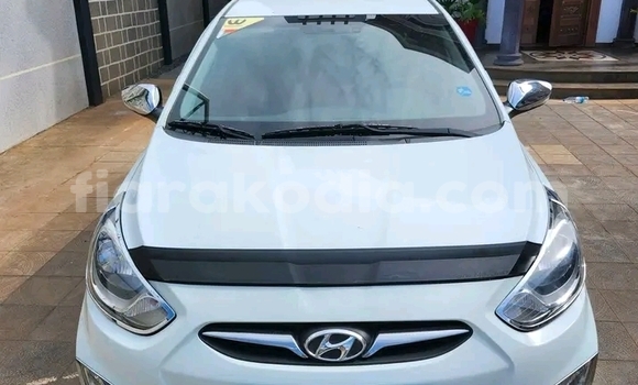 Acheter Occasion Voiture Hyundai Accent Blanc à Ambatomainty , Melaky Acheter Occasion Voiture Hyundai Accent Blanc à Ambatomainty , Melaky