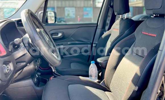 Acheter Occasion Voiture Jeep Renegade Noir à Antananarivo, Analamanga Acheter Occasion Voiture Jeep Renegade Noir à Antananarivo, Analamanga