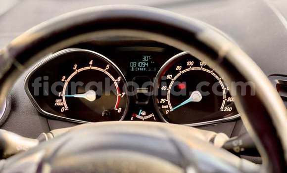 Acheter Occasion Voiture Ford Fiesta Rouge à Antananarivo, Analamanga Acheter Occasion Voiture Ford Fiesta Rouge à Antananarivo, Analamanga