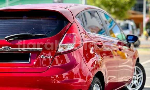 Acheter Occasion Voiture Ford Fiesta Rouge à Antananarivo, Analamanga Acheter Occasion Voiture Ford Fiesta Rouge à Antananarivo, Analamanga