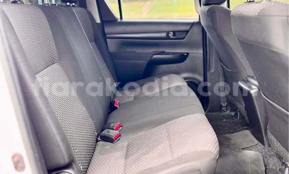 Acheter Occasion Voiture Toyota Hilux Blanc à Antananarivo, Analamanga Acheter Occasion Voiture Toyota Hilux Blanc à Antananarivo, Analamanga