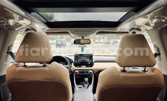 Acheter Occasion Voiture Toyota RAV4 Noir à Antananarivo, Analamanga Acheter Occasion Voiture Toyota RAV4 Noir à Antananarivo, Analamanga