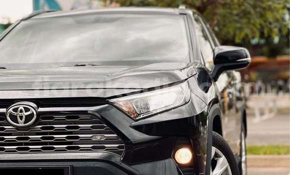 Acheter Occasion Voiture Toyota RAV4 Noir à Antananarivo, Analamanga Acheter Occasion Voiture Toyota RAV4 Noir à Antananarivo, Analamanga