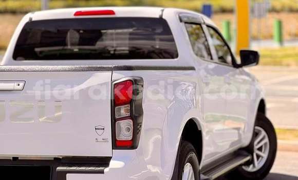 Acheter Occasion Voiture Isuzu D–MAX Blanc à Antananarivo, Analamanga Acheter Occasion Voiture Isuzu D–MAX Blanc à Antananarivo, Analamanga