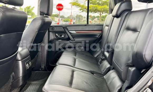 Acheter Occasion Voiture Mitsubishi Pajero Noir à Antananarivo, Analamanga Acheter Occasion Voiture Mitsubishi Pajero Noir à Antananarivo, Analamanga