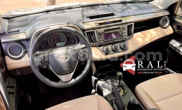 Acheter Occasion Voiture Toyota RAV4 Blanc à Antananarivo, Analamanga Acheter Occasion Voiture Toyota RAV4 Blanc à Antananarivo, Analamanga