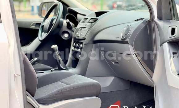Buy Used Mazda BT-50 White Car in Antananarivo in Analamanga Buy Used Mazda BT-50 White Car in Antananarivo in Analamanga