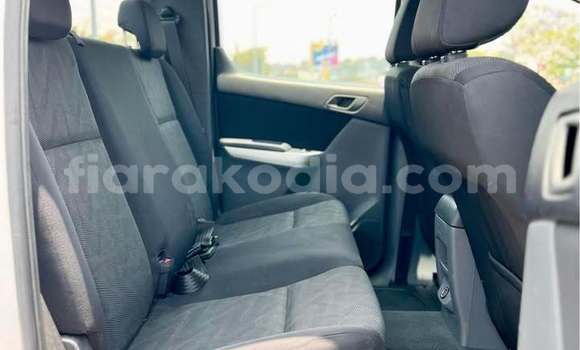 Buy Used Mazda BT-50 White Car in Antananarivo in Analamanga Buy Used Mazda BT-50 White Car in Antananarivo in Analamanga