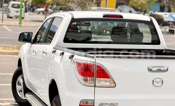 Buy Used Mazda BT-50 White Car in Antananarivo in Analamanga Buy Used Mazda BT-50 White Car in Antananarivo in Analamanga