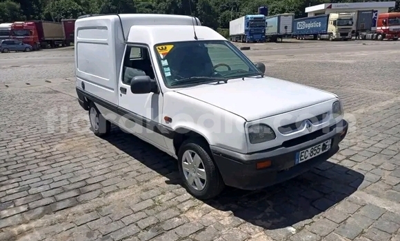 Buy Used Renault Espace White Car in Ambatondrazaka in Alaotra-Mangoro Buy Used Renault Espace White Car in Ambatondrazaka in Alaotra-Mangoro