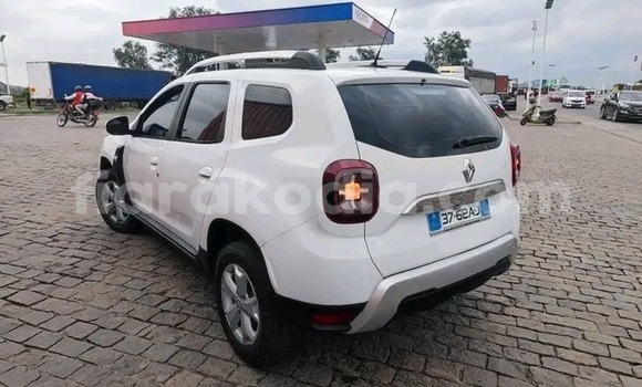 Buy Used Renault Duster White Car in Ambohregion_idratrimo in Analamanga Buy Used Renault Duster White Car in Ambohregion_idratrimo in Analamanga