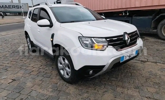 Buy Used Renault Duster White Car in Ambohregion_idratrimo in Analamanga Buy Used Renault Duster White Car in Ambohregion_idratrimo in Analamanga
