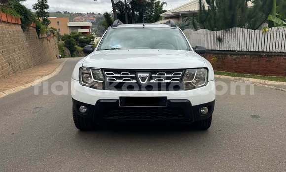 Medium with watermark dacia duster analamanga antananarivo 8577