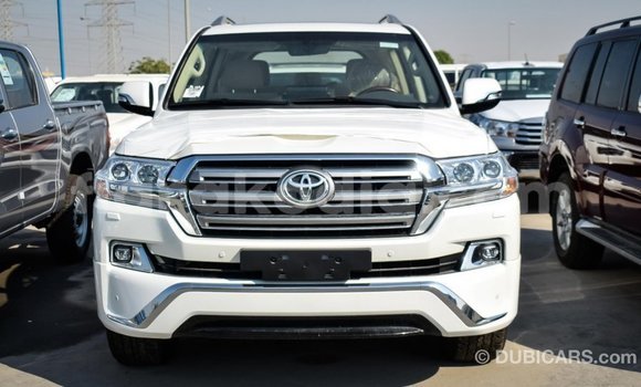 Hividy Toyota Land Cruiser fotsy Car in Import - Dubai in Diana Hividy Toyota Land Cruiser fotsy Car in Import - Dubai in Diana
