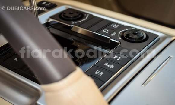 Hividy Toyota Land Cruiser fotsy Car in Import - Dubai in Diana Hividy Toyota Land Cruiser fotsy Car in Import - Dubai in Diana