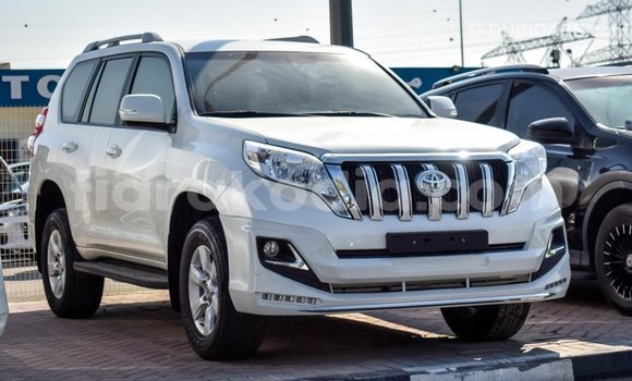 Acheter Import Voiture Toyota Prado Blanc à Import - Dubai, Diana Acheter Import Voiture Toyota Prado Blanc à Import - Dubai, Diana