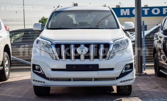 Acheter Import Voiture Toyota Prado Blanc à Import - Dubai, Diana Acheter Import Voiture Toyota Prado Blanc à Import - Dubai, Diana