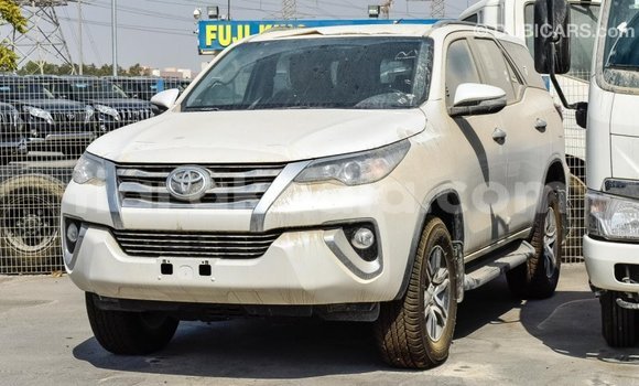 Hividy Toyota Fortuner fotsy Car in Import - Dubai in Diana Hividy Toyota Fortuner fotsy Car in Import - Dubai in Diana