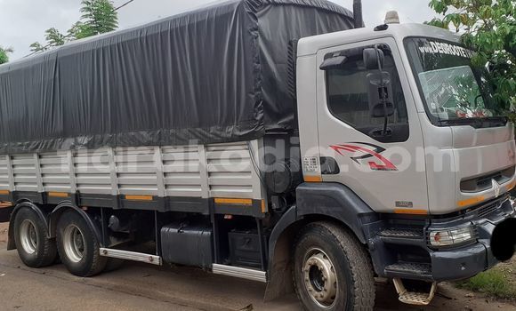 Medium with watermark renault prenium 420 analamanga antananarivo 8707