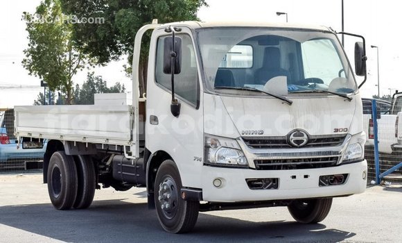 Hividy Hino 300 Series fotsy Truck in Import - Dubai in Diana Hividy Hino 300 Series fotsy Truck in Import - Dubai in Diana